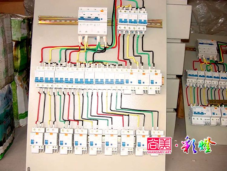 舉辦燈會用的彩燈是用三相電還是兩相電？